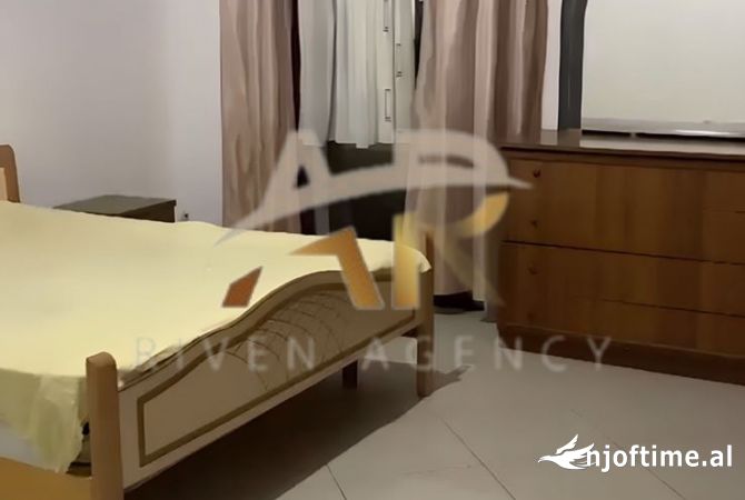 Shtepi me qera Apartament ne Tirane, 2+1, Mobilimi E mobiluar, Pagesa 400  Euro.