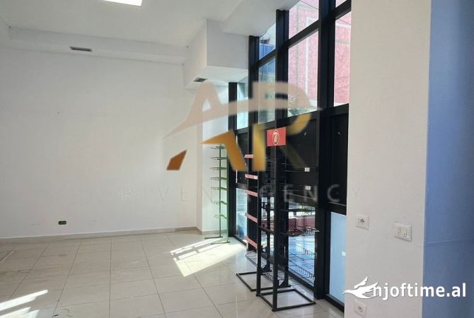 Ambient biznesi me qera 1+1 ne Tirane - 850 Euro