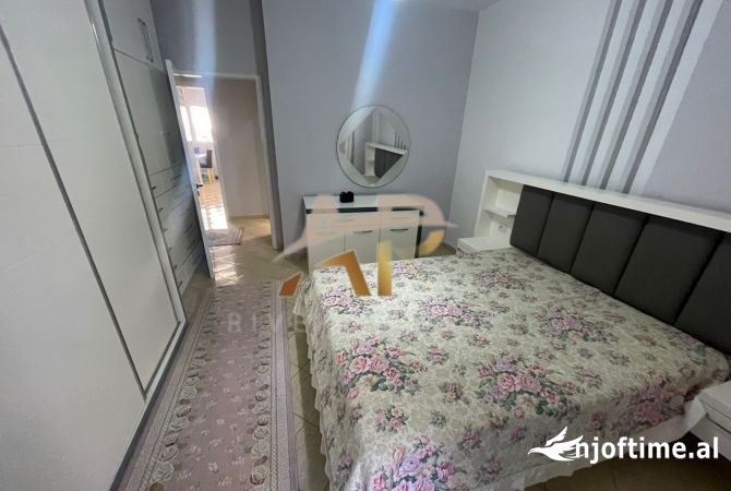 Shtepi me qera Apartament ne Tirane, 2+1, Mobilimi E mobiluar, Pagesa 65,000  Leke.