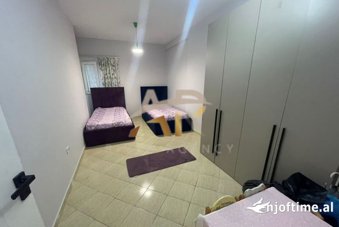 Shtepi me qera Apartament ne Tirane, 2+1, Mobilimi E mobiluar, Pagesa 65,000  Leke.
