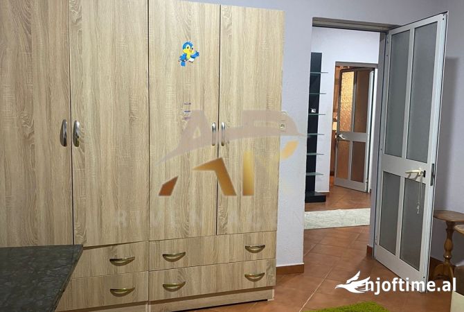 Shtepi me qera 2+1 ne Tirane - 40,000 Leke
