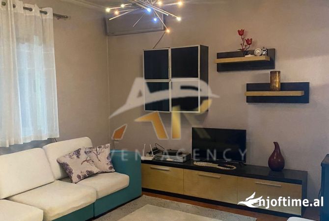 Shtepi me qera Apartament ne Tirane, 2+1, Mobilimi E mobiluar, Pagesa 40,000  Leke.