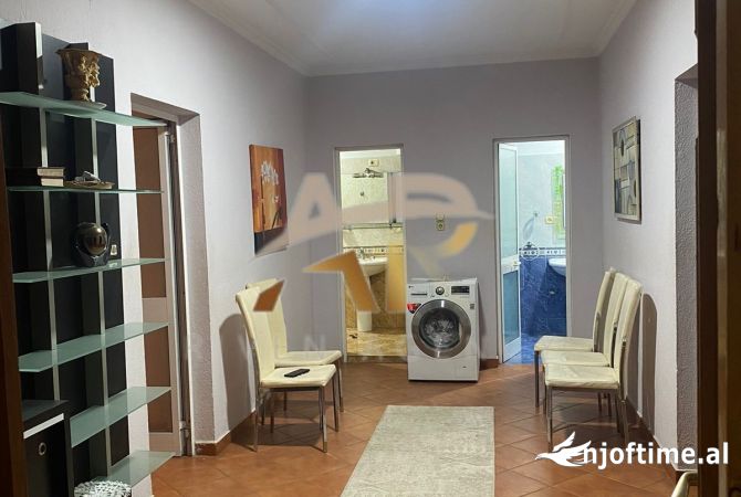 Shtepi me qera Apartament ne Tirane, 2+1, Mobilimi E mobiluar, Pagesa 40,000  Leke.