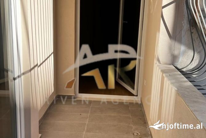Jepet me qera apartament 2+1  per zyre, vetem 3 min nga qendra e tiranes, prane Xhamise Dine Hoxha.