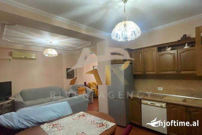 Shtepi me qera 2+1 ne Tirane - 700 Euro