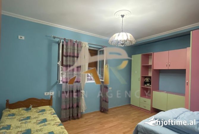 Shtepi me qera 2+1 ne Tirane - 700 Euro