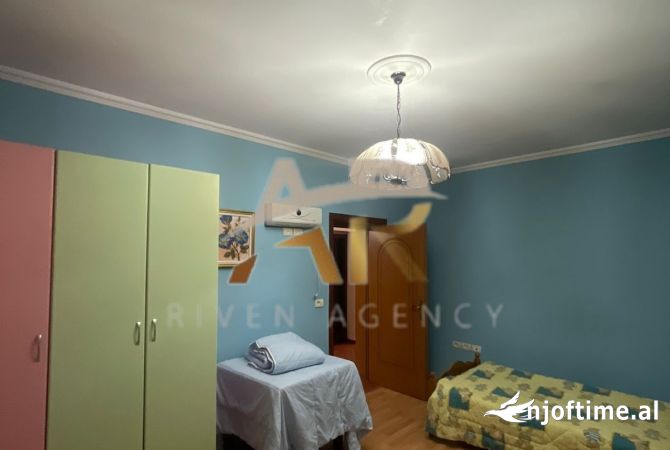 Shtepi me qera Apartament ne Tirane, 2+1, Mobilimi E mobiluar, Pagesa 700  Euro.
