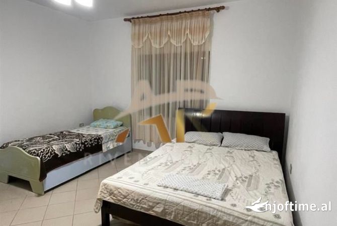 Shtepi me qera Apartament ne Tirane, 2+1, Mobilimi E mobiluar, Pagesa 400  Euro.