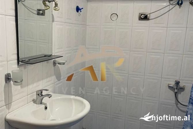 Shtepi me qera Apartament ne Tirane, 2+1, Mobilimi E mobiluar, Pagesa 400  Euro.