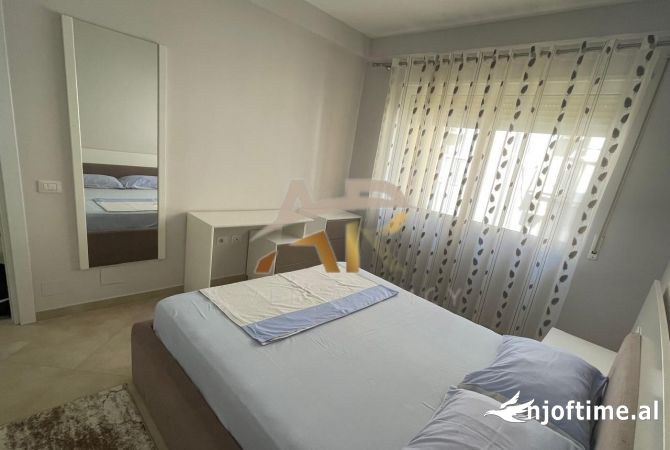 Shtepi me qera Apartament ne Tirane, 2+1, Mobilimi E mobiluar, Pagesa 700  Euro.