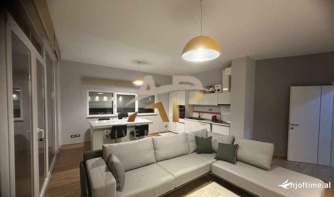 Shtepi me qera Apartament ne Tirane, 2+1, Mobilimi E mobiluar, Pagesa 800  Euro.