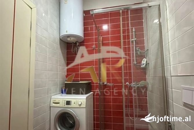 Shtepi me qera Apartament ne Tirane, 2+1, Mobilimi E mobiluar, Pagesa 800  Euro.