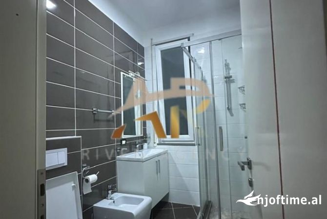 Shtepi me qera Apartament ne Tirane, 2+1, Mobilimi E mobiluar, Pagesa 800  Euro.