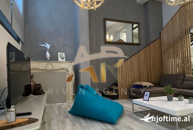 Shtepi me qera Duplex(shtepi me 2 kate) ne Tirane, 2+1, Mobilimi Pjeserisht e mobiluar, Pagesa 1,200  Euro.