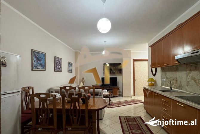 Shtepi me qera 1+1 ne Tirane - 65,000 Leke