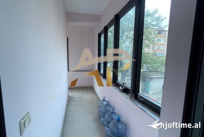 Jepet me qera ambjent biznesi te Brryli