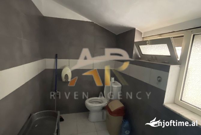 Jepet me qera ambjent biznesi te Brryli