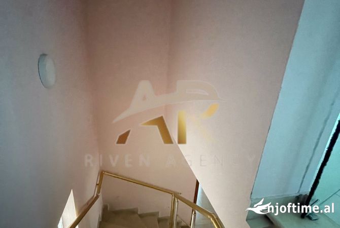 Jepet me qera ambjent biznesi te Brryli