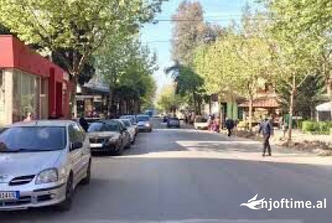 Ambient biznesi me qera 1+1 ne Tirane - 880,000 Leke