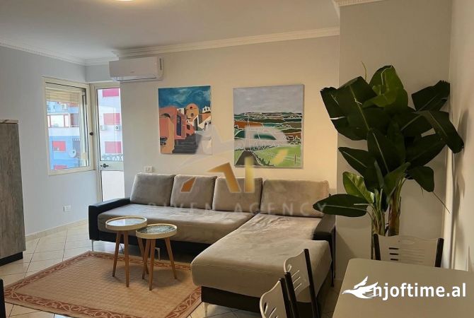 Shtepi me qera 2+1 ne Durres - 50,000 Leke