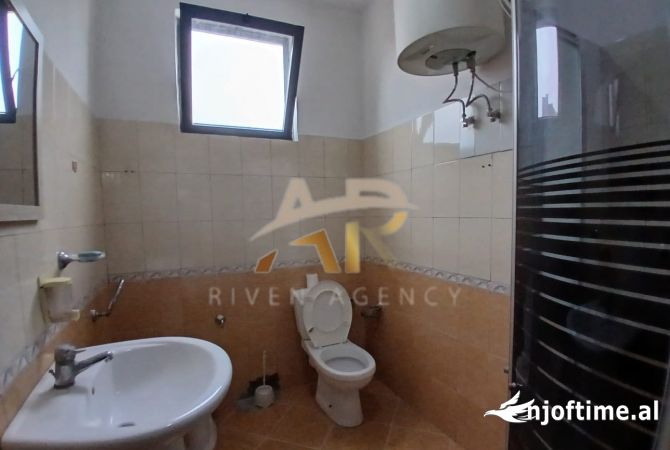 Shtepi me qera Apartament ne Tirane, 2+1, Mobilimi E mobiluar, Pagesa 50,000  Leke.