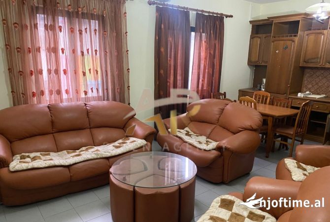 Shtepi me qera 3+1 ne Tirane - 70,000 Leke