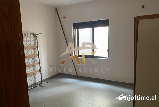 Shtepi me qera 3+1 ne Tirane - 70,000 Leke