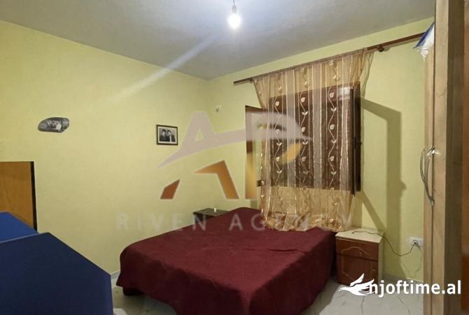 Shtepi me qera Apartament ne Tirane, 2+1, Mobilimi E mobiluar, Pagesa 700  Euro.