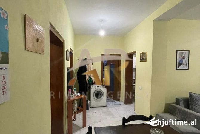 Shtepi me qera 2+1 ne Tirane - 700 Euro