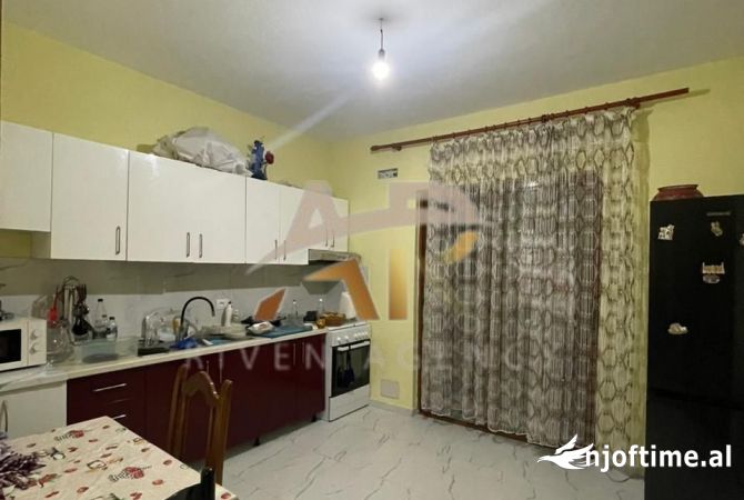 Shtepi me qera 2+1 ne Tirane - 700 Euro