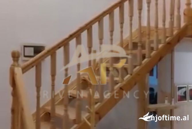 Shtepi me qera Duplex(shtepi me 2 kate) ne Tirane, 1+1, Mobilimi E mobiluar, Pagesa 50,000  Leke.