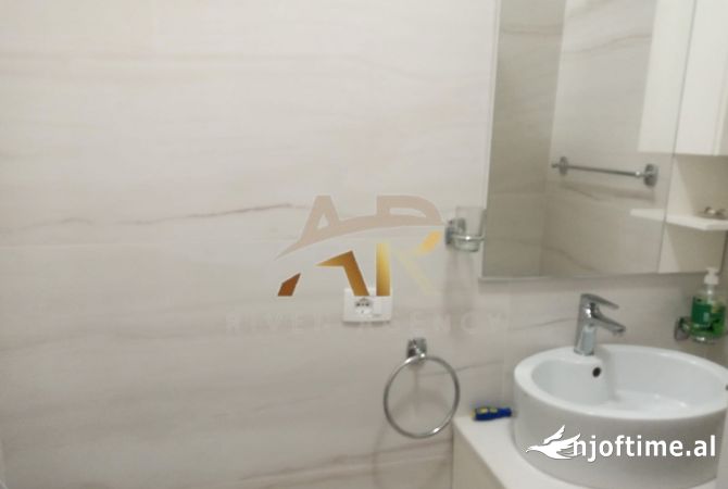 Shtepi me qera Apartament ne Tirane, 2+1, Mobilimi E mobiluar, Pagesa 600  Euro.