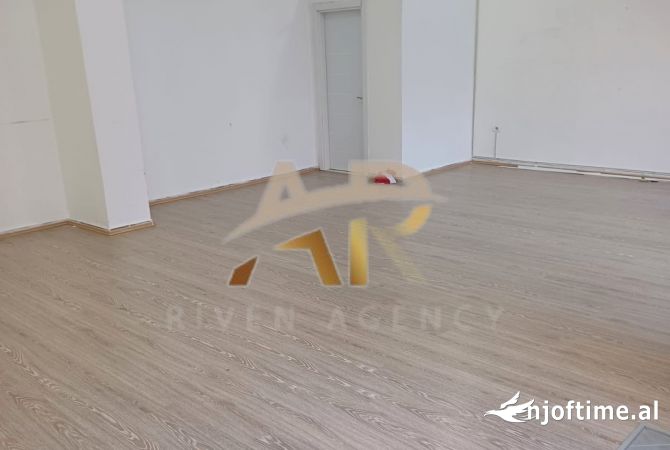 Jepet me qera Ambjent biznesi tek Golden Park 