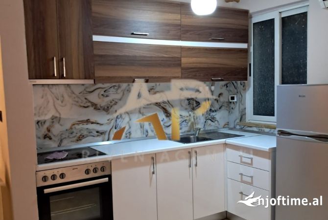 Shtepi me qera Shtepi Private ne Tirane, 2+1, Mobilimi E mobiluar, Pagesa 600  Euro.