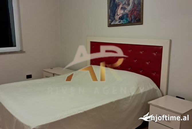 Shtepi me qera Shtepi Private ne Tirane, 2+1, Mobilimi E mobiluar, Pagesa 600  Euro.