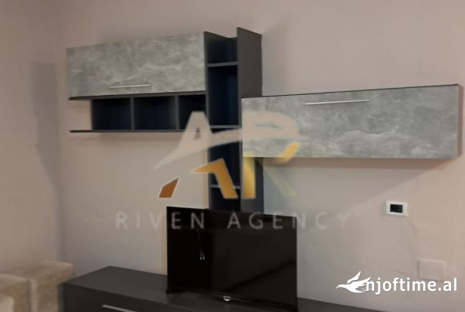 Shtepi me qera Shtepi Private ne Tirane, 2+1, Mobilimi E mobiluar, Pagesa 600  Euro.