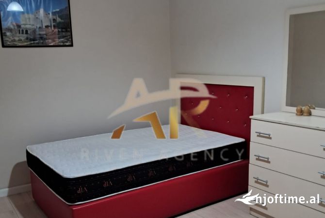 Shtepi me qera Shtepi Private ne Tirane, 2+1, Mobilimi E mobiluar, Pagesa 600  Euro.