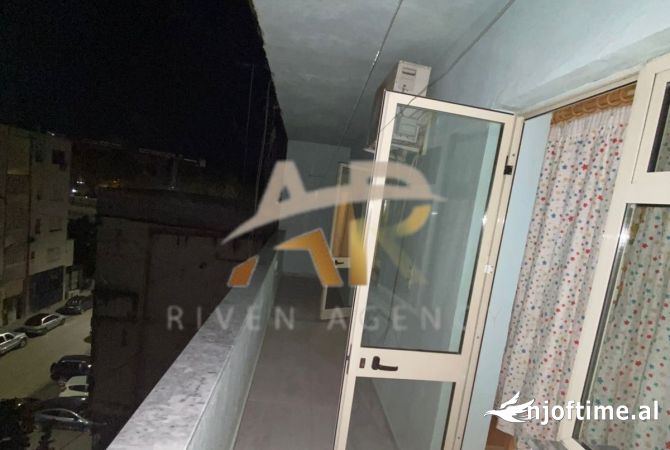 Shtepi me qera Apartament ne Tirane, 2+1, Mobilimi E mobiluar, Pagesa 550  Euro.