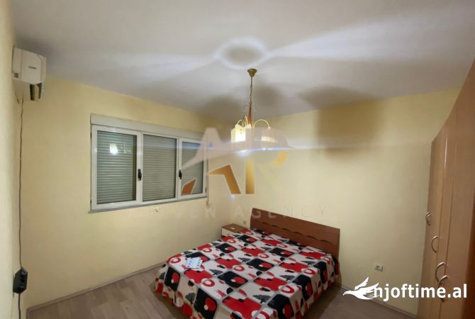 Shtepi me qera Apartament ne Tirane, 2+1, Mobilimi E mobiluar, Pagesa 550  Euro.