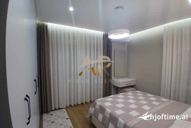 Shtepi me qera Apartament ne Tirane, 2+1, Mobilimi E mobiluar, Pagesa 750  Euro.