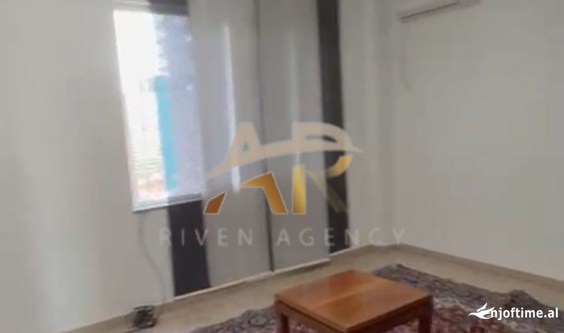 Shtepi me qera Apartament ne Tirane, 2+1, Mobilimi E mobiluar, Pagesa 800  Euro.