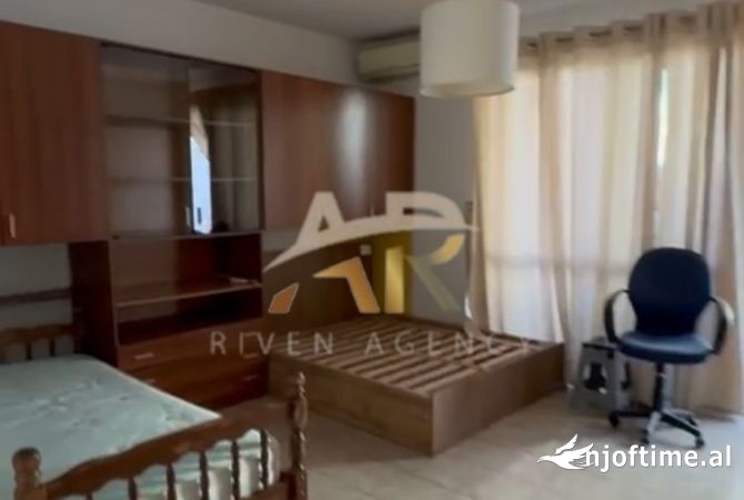 Shtepi me qera Apartament ne Tirane, 2+1, Mobilimi E mobiluar, Pagesa 800  Euro.