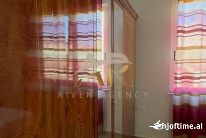 Shtepi me qera Apartament ne Tirane, 2+1, Mobilimi E mobiluar, Pagesa 800  Euro.