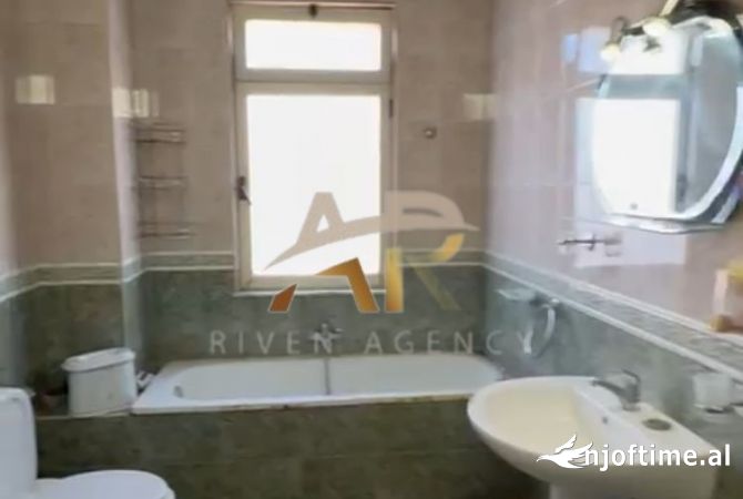 Shtepi me qera Apartament ne Tirane, 2+1, Mobilimi E mobiluar, Pagesa 800  Euro.