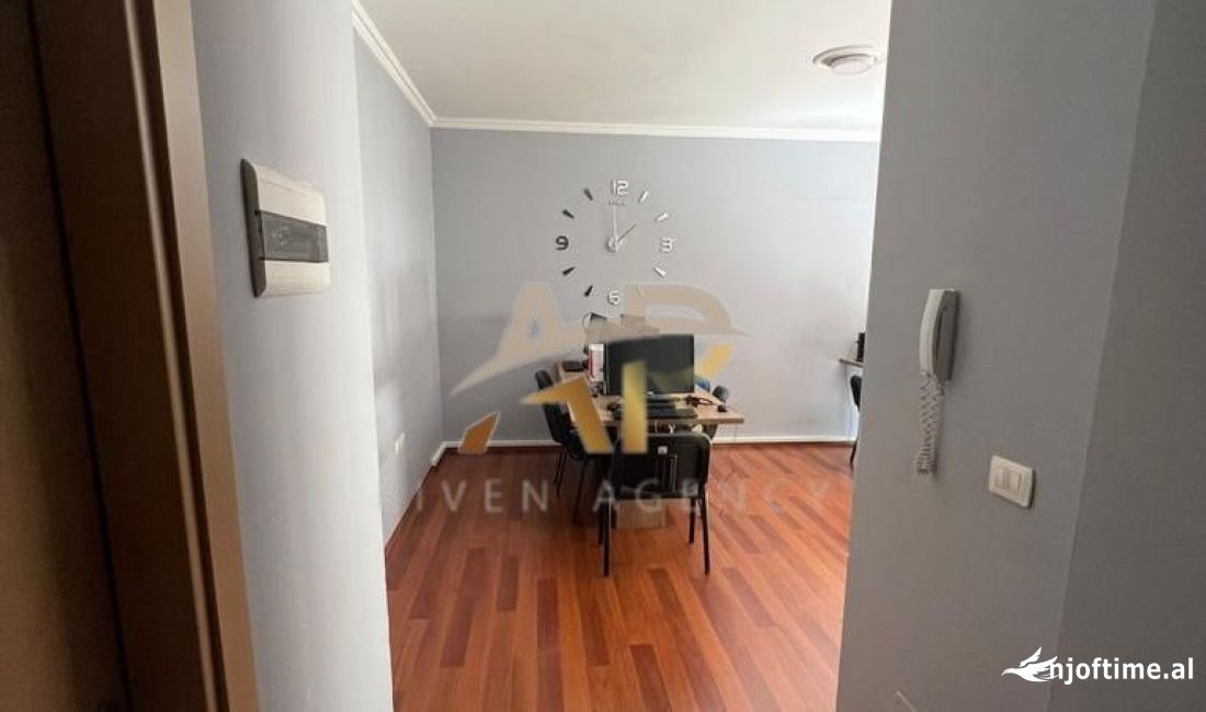 Jepet me qera ambjent biznesi ne 5 Maj