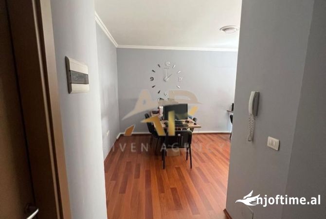 Jepet me qera ambjent biznesi në 5 Maj