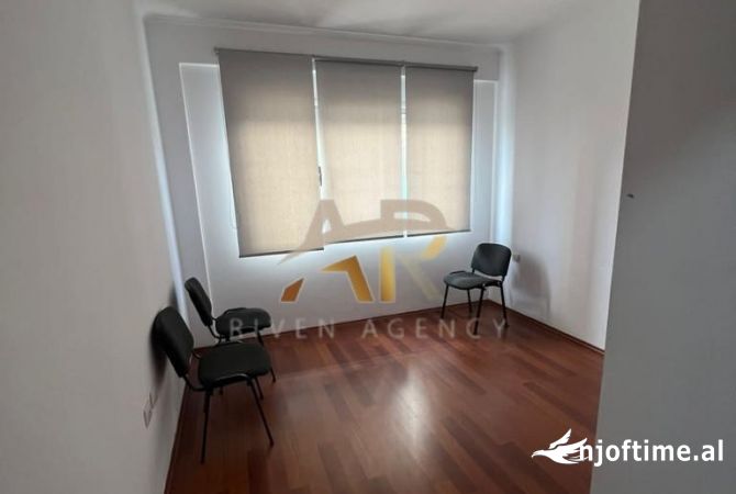 Jepet me qera ambjent biznesi ne 5 Maj