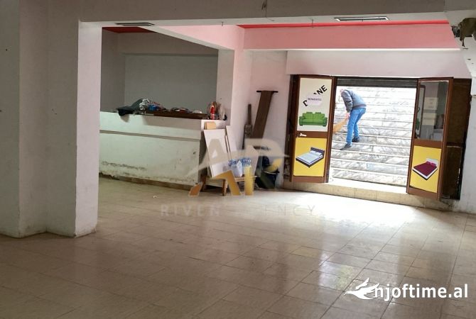 Ambient biznesi me qera 1+1 ne Tirane - 35,000 Leke