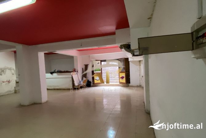 Jepet me qera Ambjent biznesi Rr Irfan Tomini 