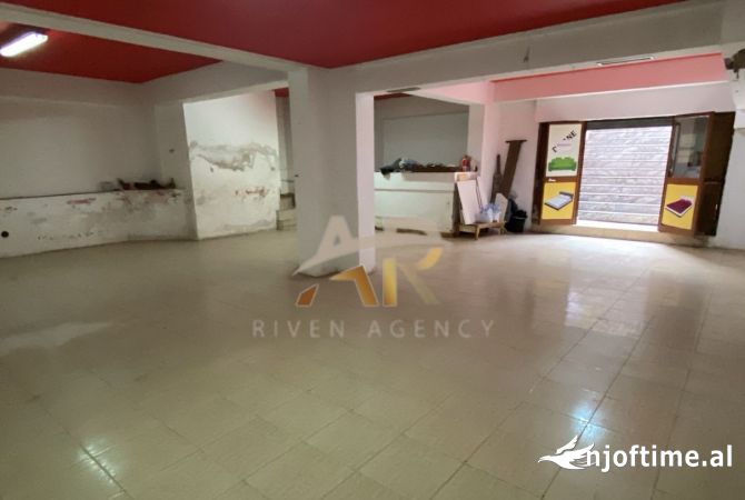 Jepet me qera Ambjent biznesi Rr Irfan Tomini 